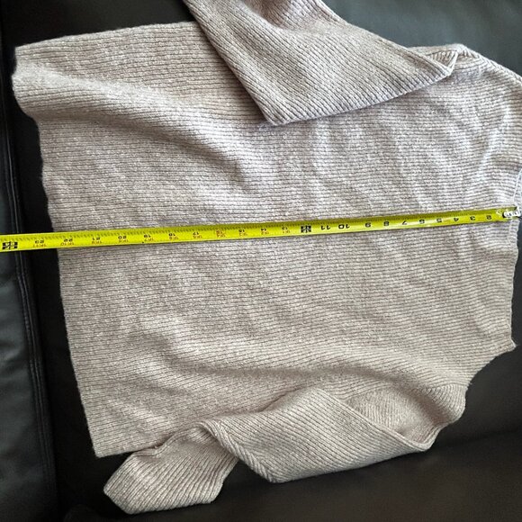 NWT Treasure & Bond Super Soft Off The Shoulder Relaxed Fit Sweater Size S - Picture 8 of 9